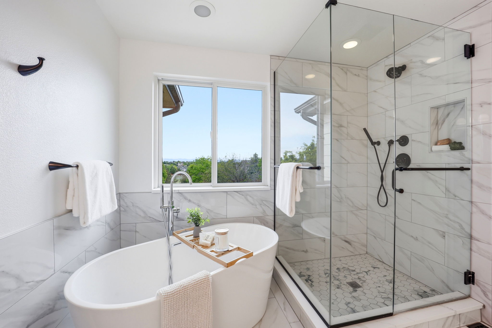 Primary - Soaking Tub