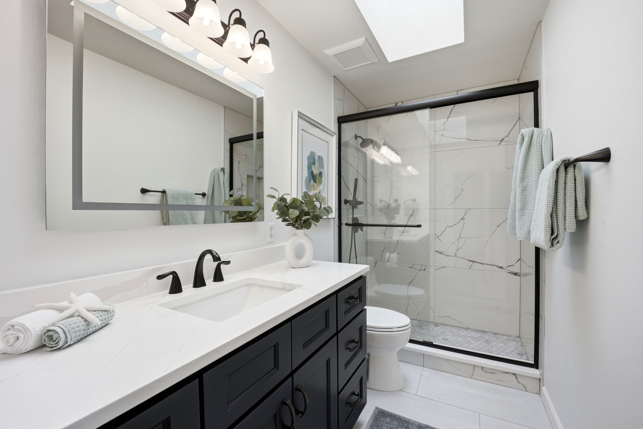 Upstairs Full Bath