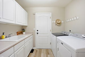 Laundry - Main Floor