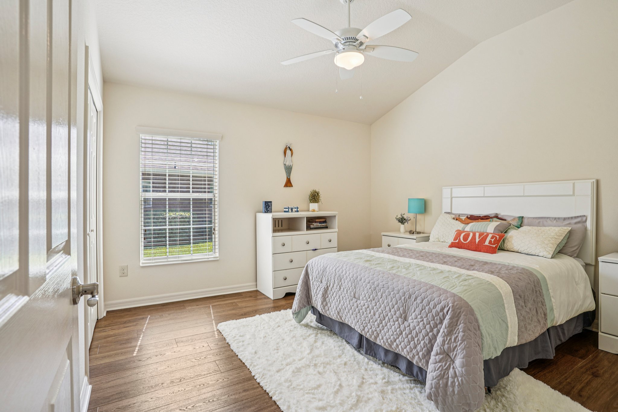 Lake Miona Way-S1604-030.jpg