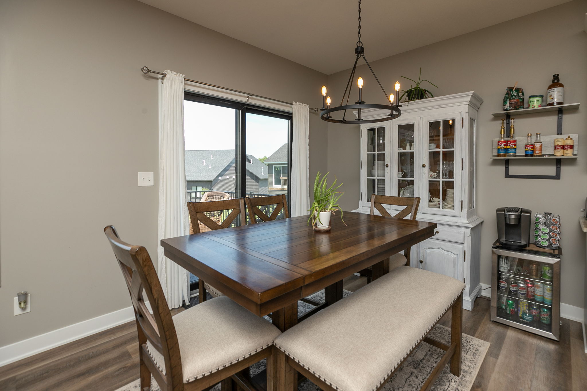 09-Dining Room