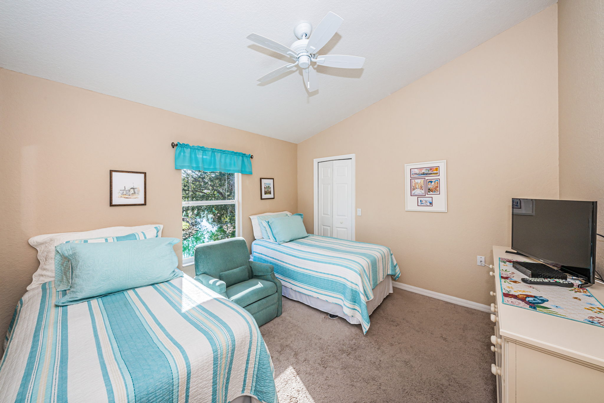 Bedroom2-2