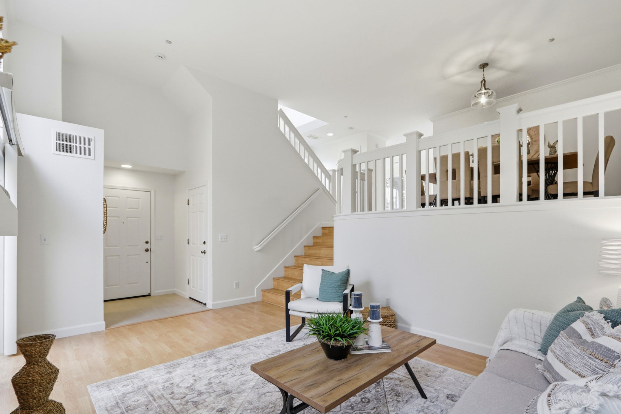 014_F8_1007 Vardin Terrace