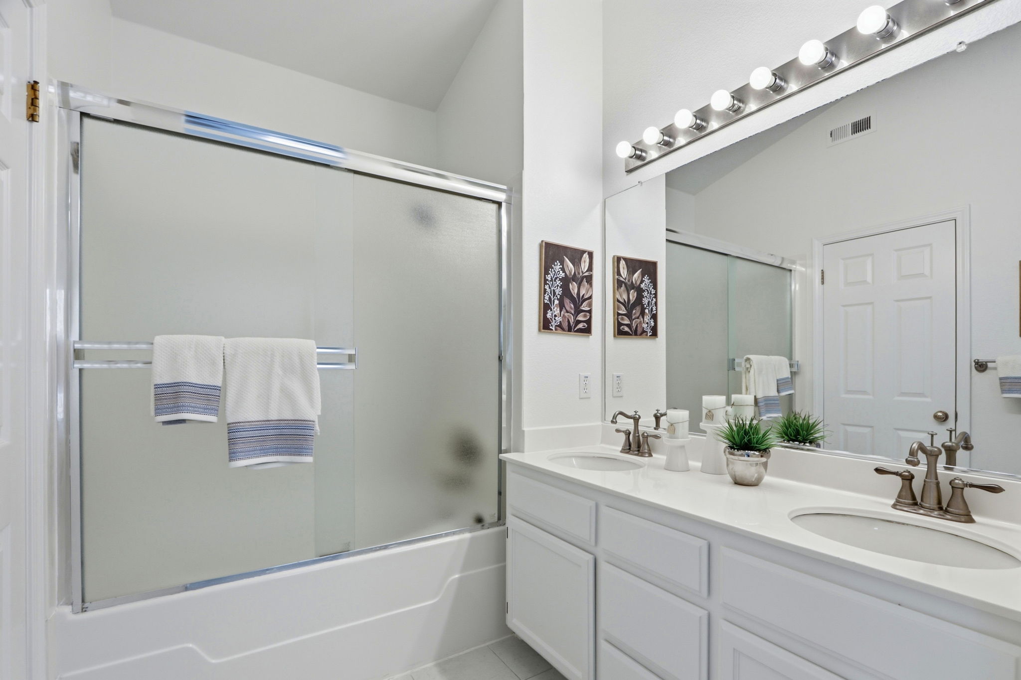 047_F8_1007 Vardin Terrace