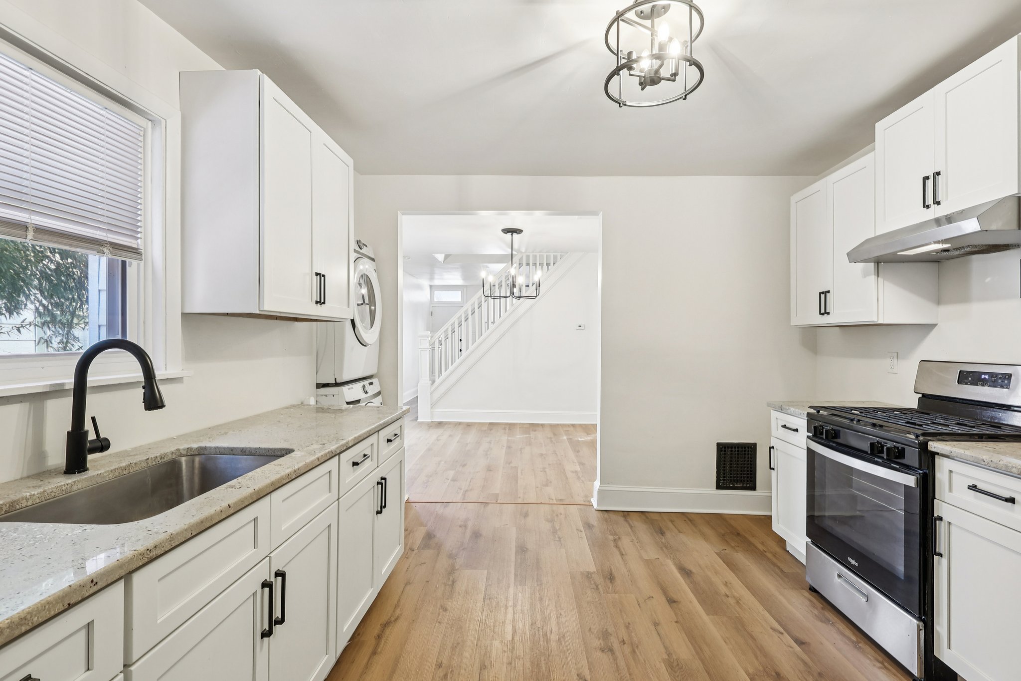 Woodside Ave-S2101-018.jpg