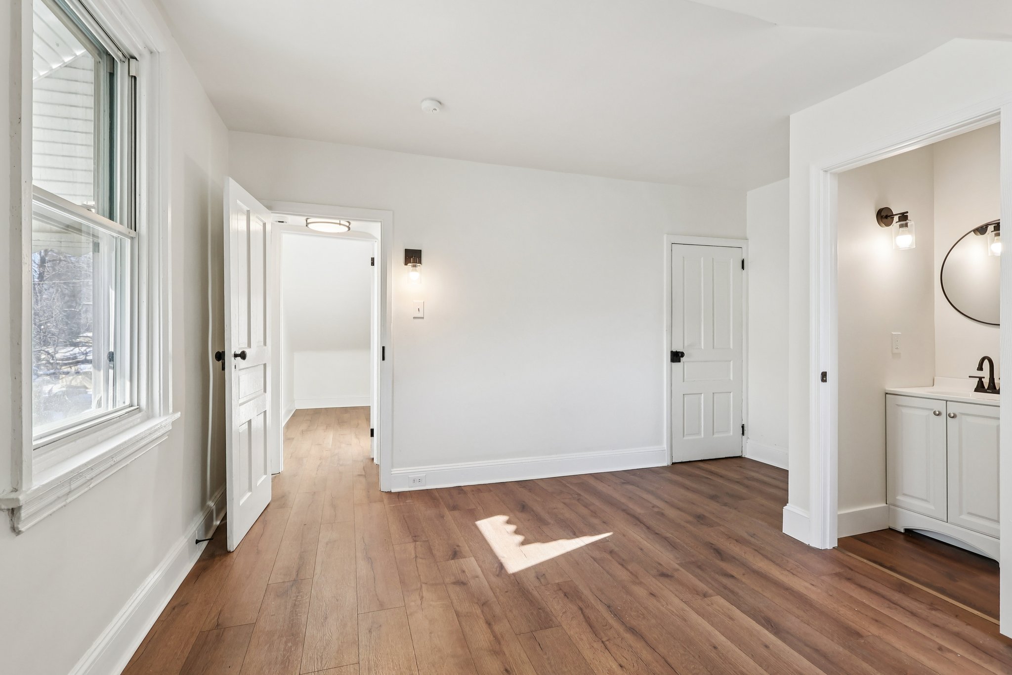 Woodside Ave-S2101-031.jpg