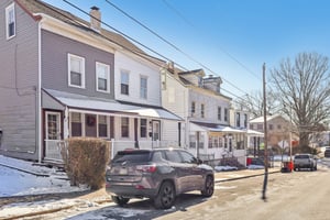 Woodside Ave-S2101-003.jpg