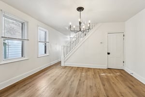 Woodside Ave-S2101-011.jpg