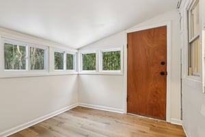 Woodside Ave-S2101-019.jpg