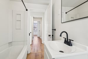 Woodside Ave-S2101-026.jpg