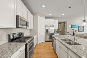  Photo 9