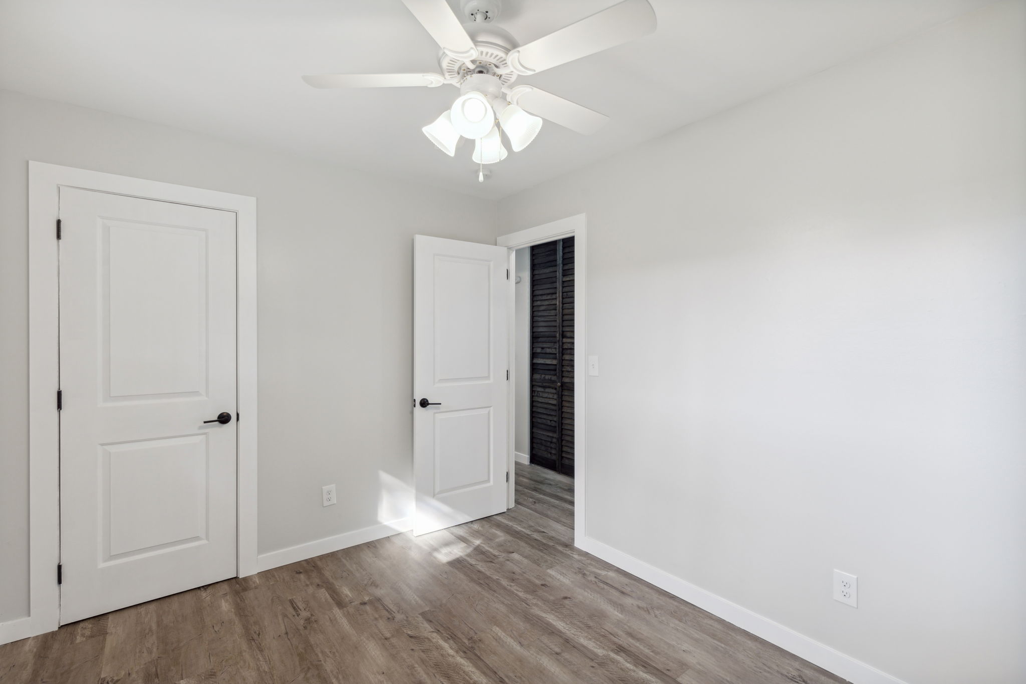 27_Interior
