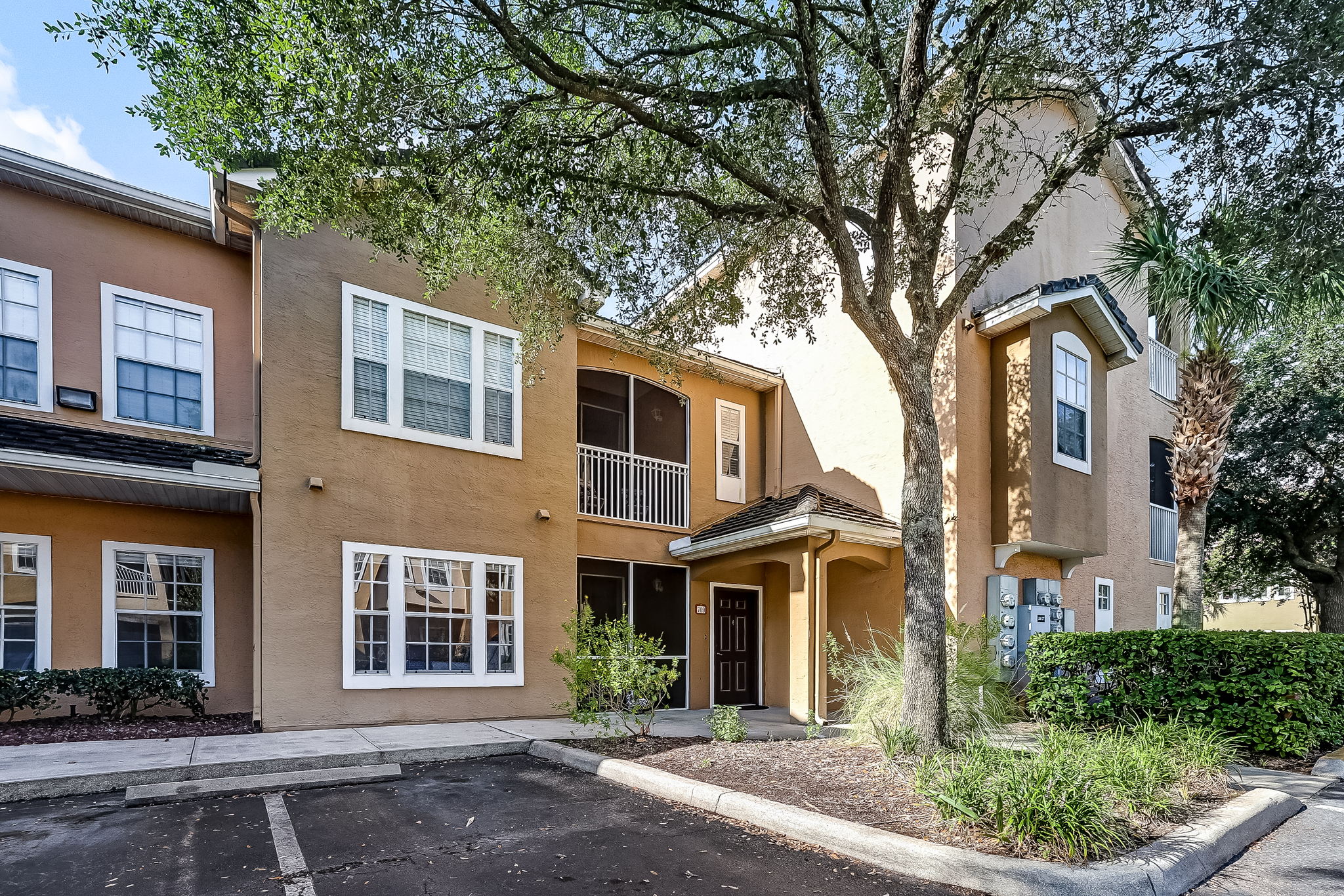 Welcome to 10075 Gate Pkwy N, Unit 709