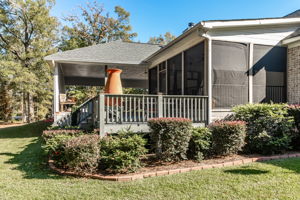 Screened-in Porch/Deck