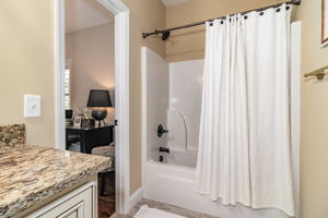 Full Bath 2 (Jack & Jill)
