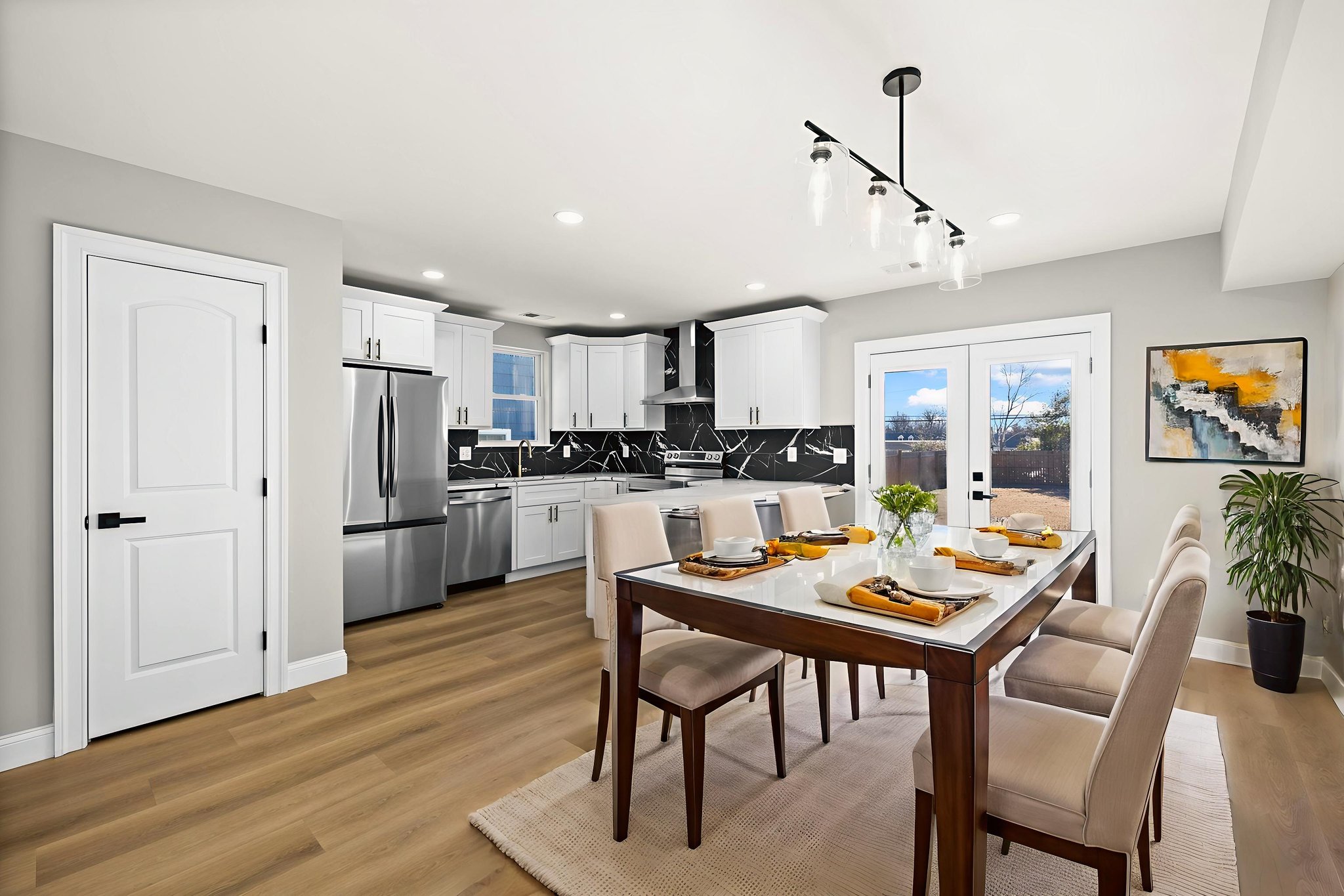 6K1A3187 virtually staged.jpeg