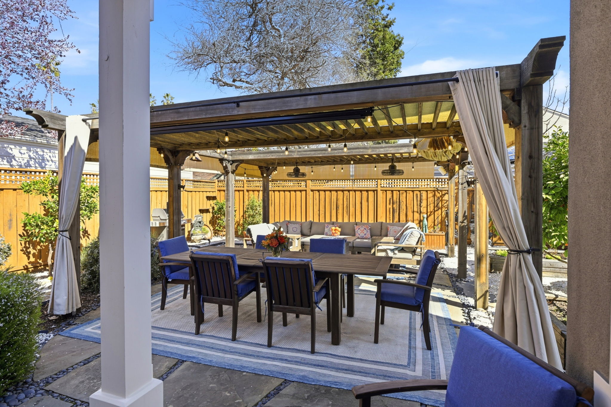 Beautiful pergola w/seating and dining