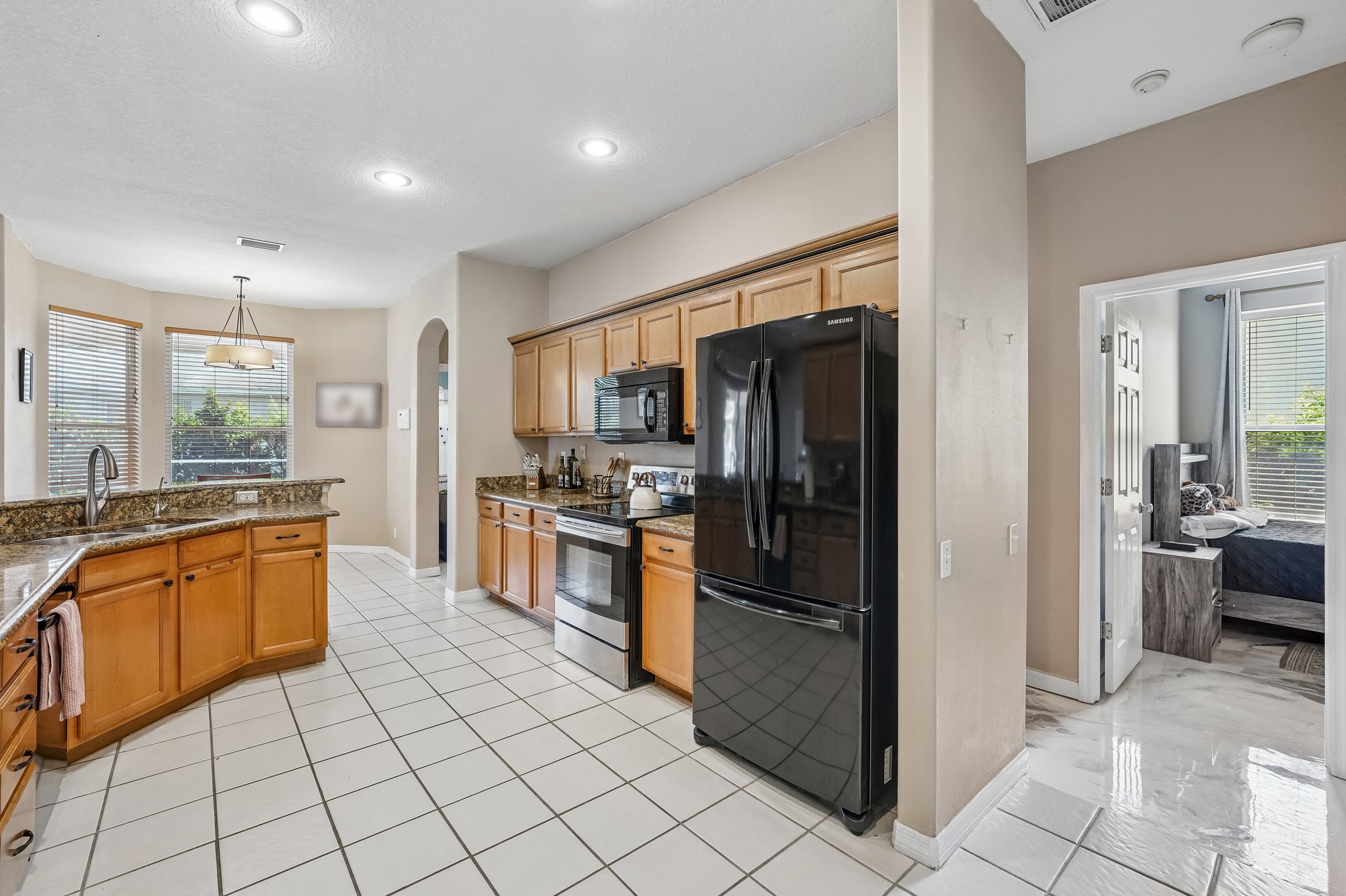 Robinwood Dr-S1206-030.jpg
