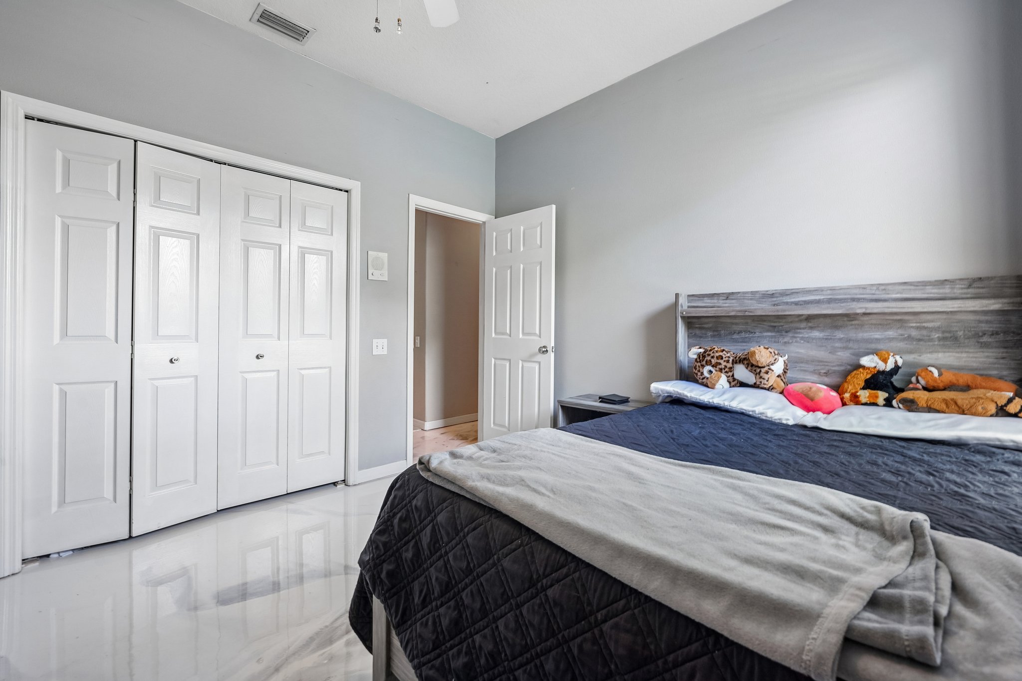 Robinwood Dr-S1206-049.jpg