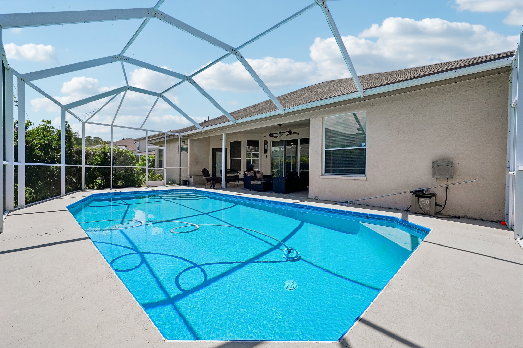 Robinwood Dr-S1206-065.jpg