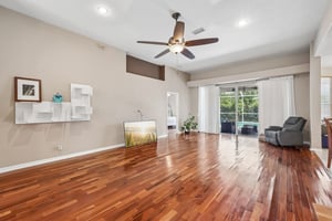 Robinwood Dr-S1206-015.jpg