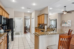 Robinwood Dr-S1206-026.jpg