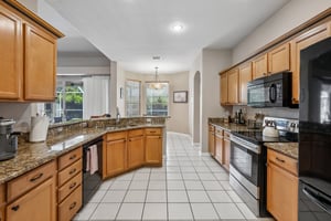 Robinwood Dr-S1206-028.jpg
