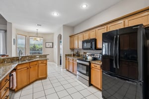 Robinwood Dr-S1206-029.jpg