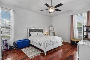 Robinwood Dr-S1206-035.jpg
