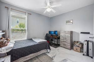 Robinwood Dr-S1206-047.jpg