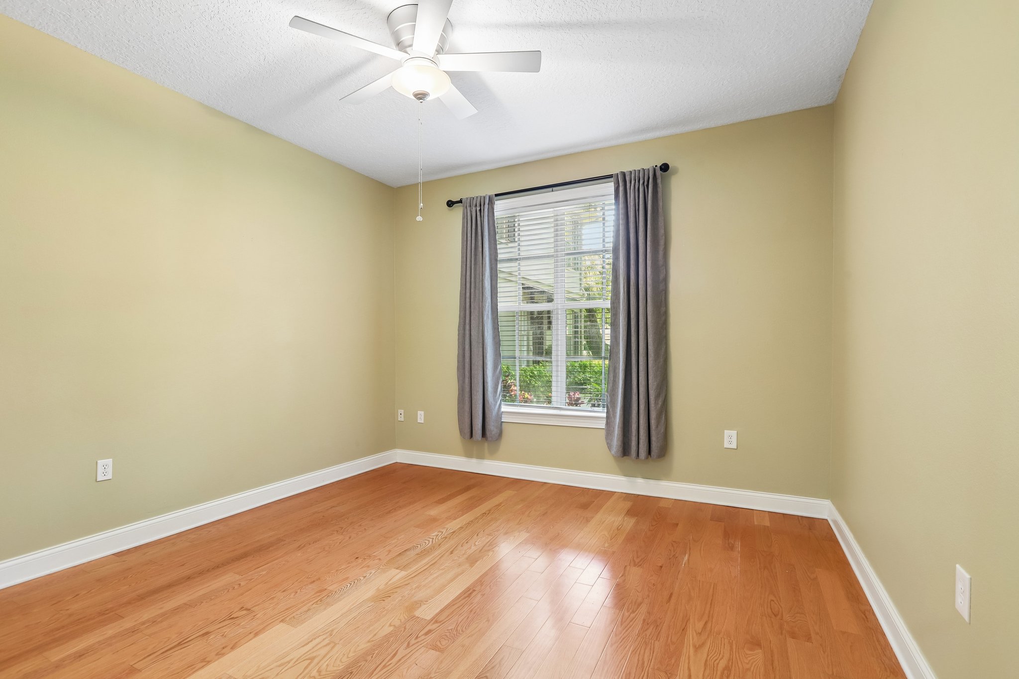 S Moody Ave 3-S0509-032.jpg