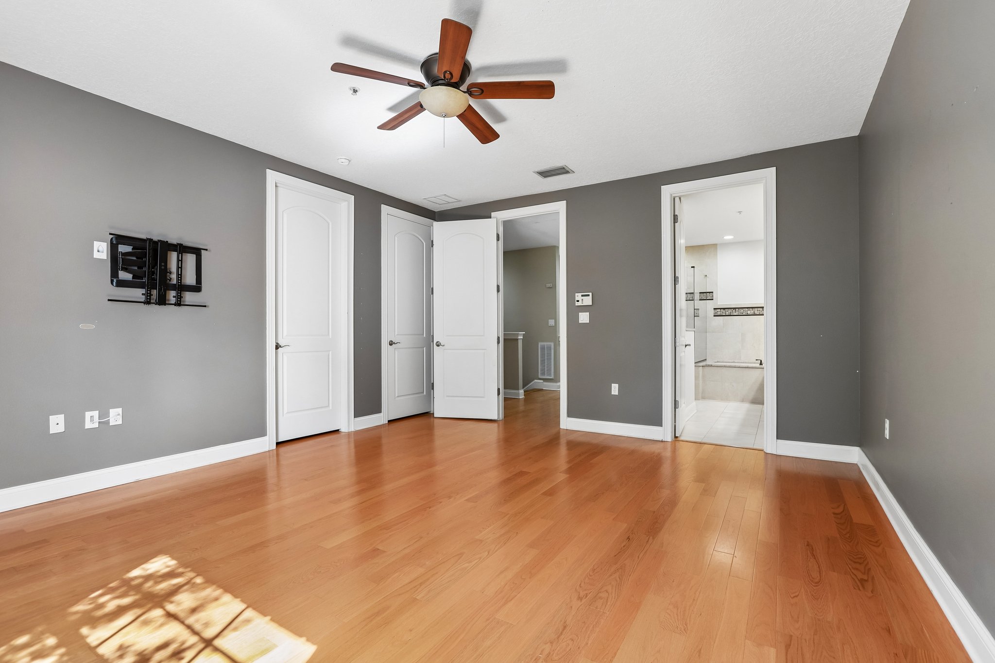 S Moody Ave 3-S0509-040.jpg