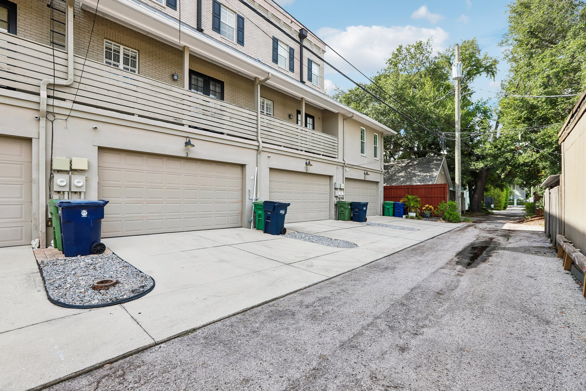 S Moody Ave 3-S0509-054.jpg