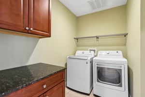 S Moody Ave 3-S0509-029.jpg