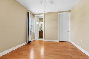 S Moody Ave 3-S0509-050.jpg