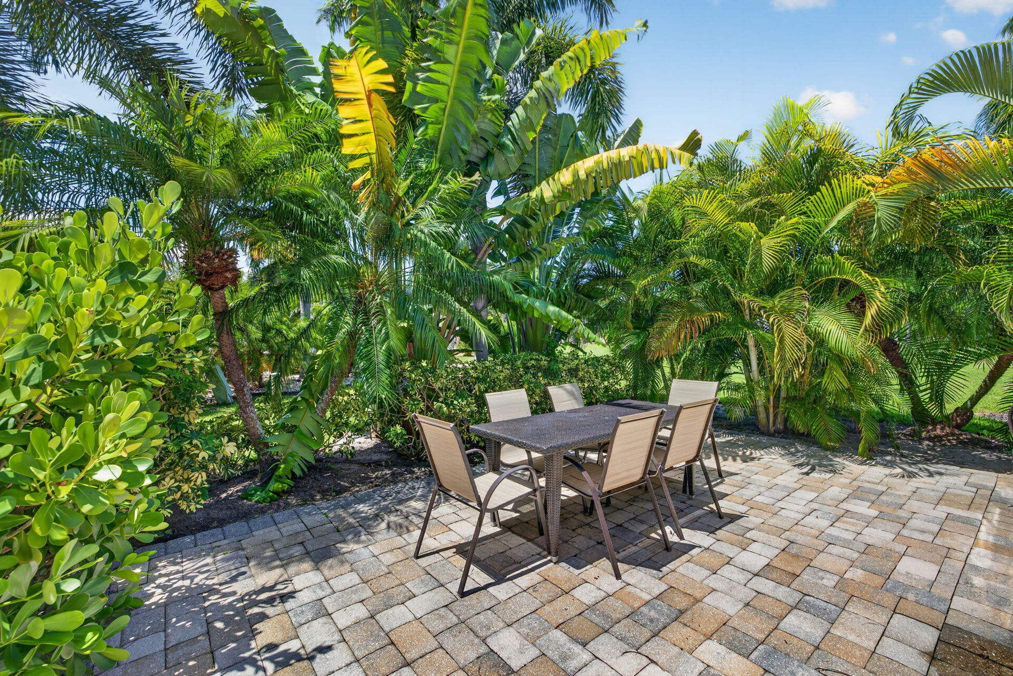 Outdoor Dining 1 of 2
