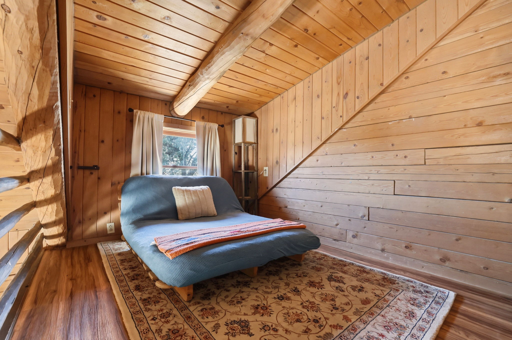 Loft 2
