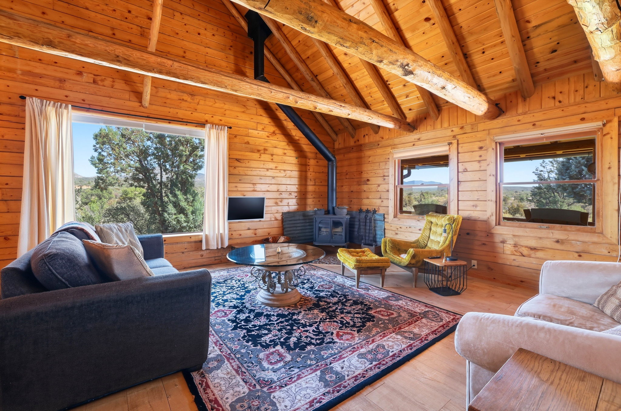 Living room 4