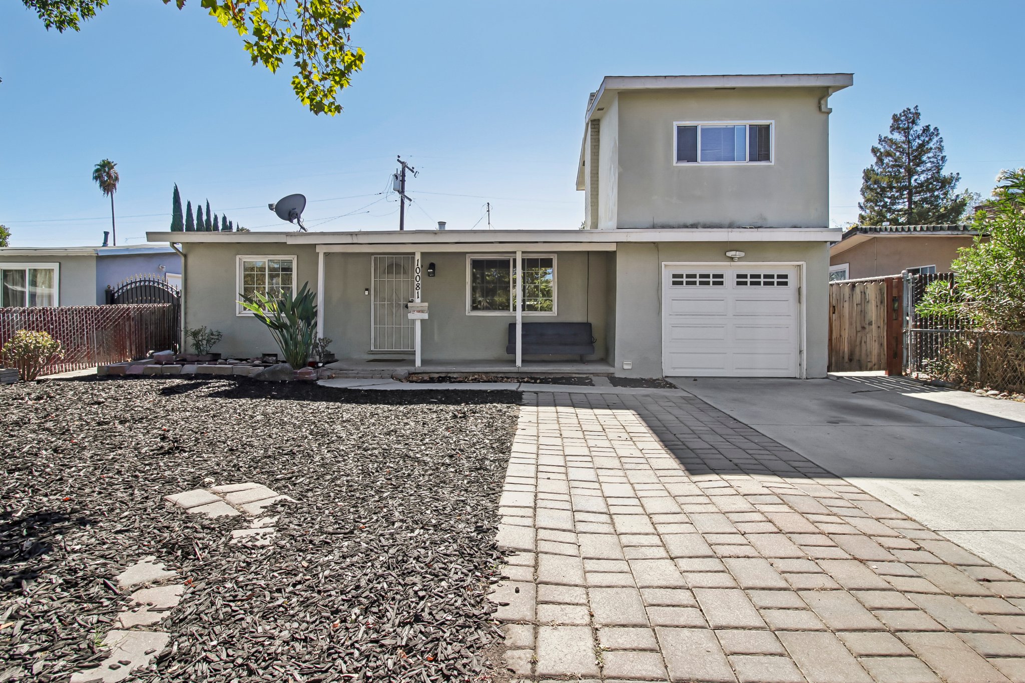 10081 Kenilworth Way-S0809-002.jpg