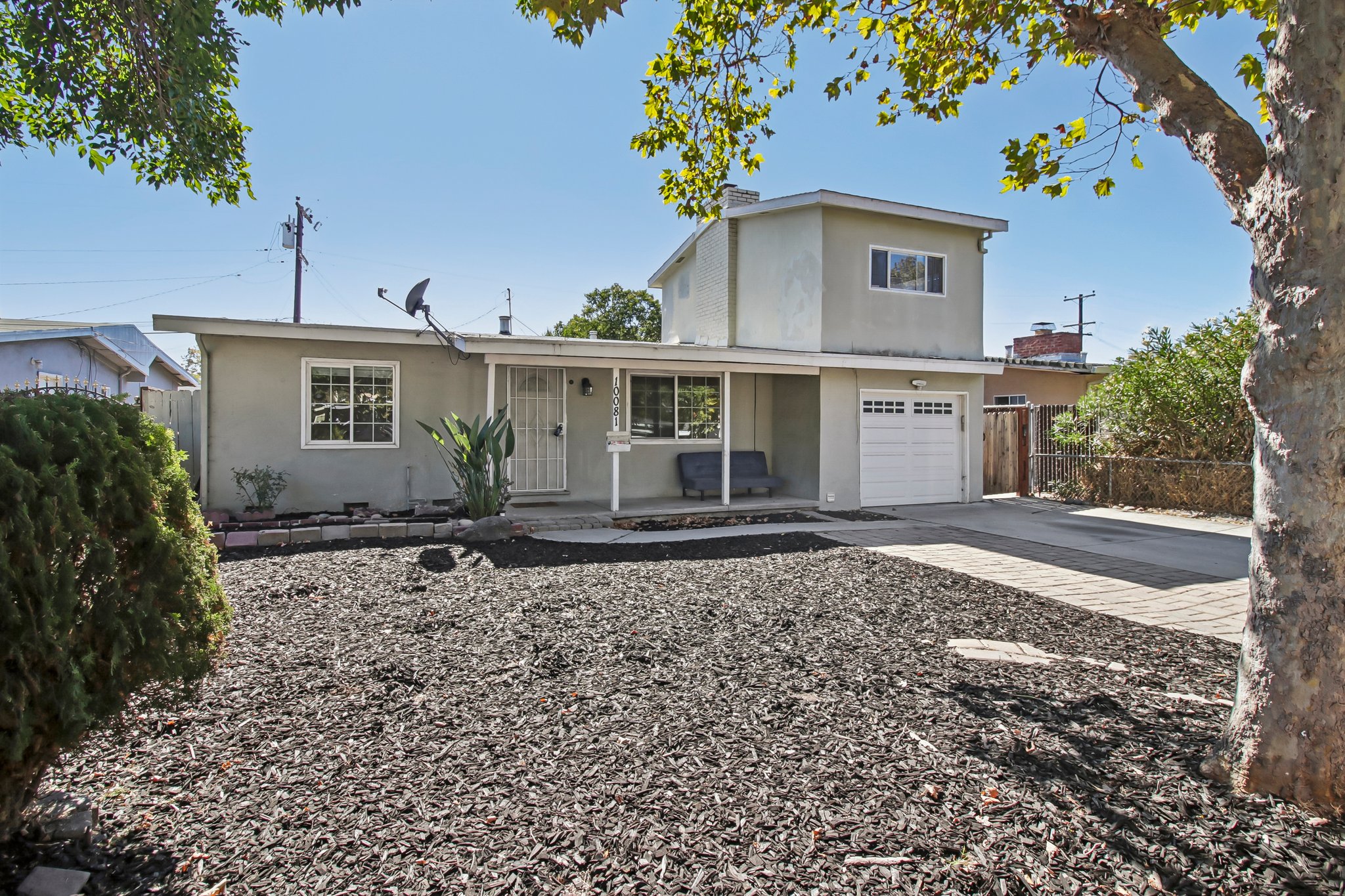 10081 Kenilworth Way-S0809-003.jpg