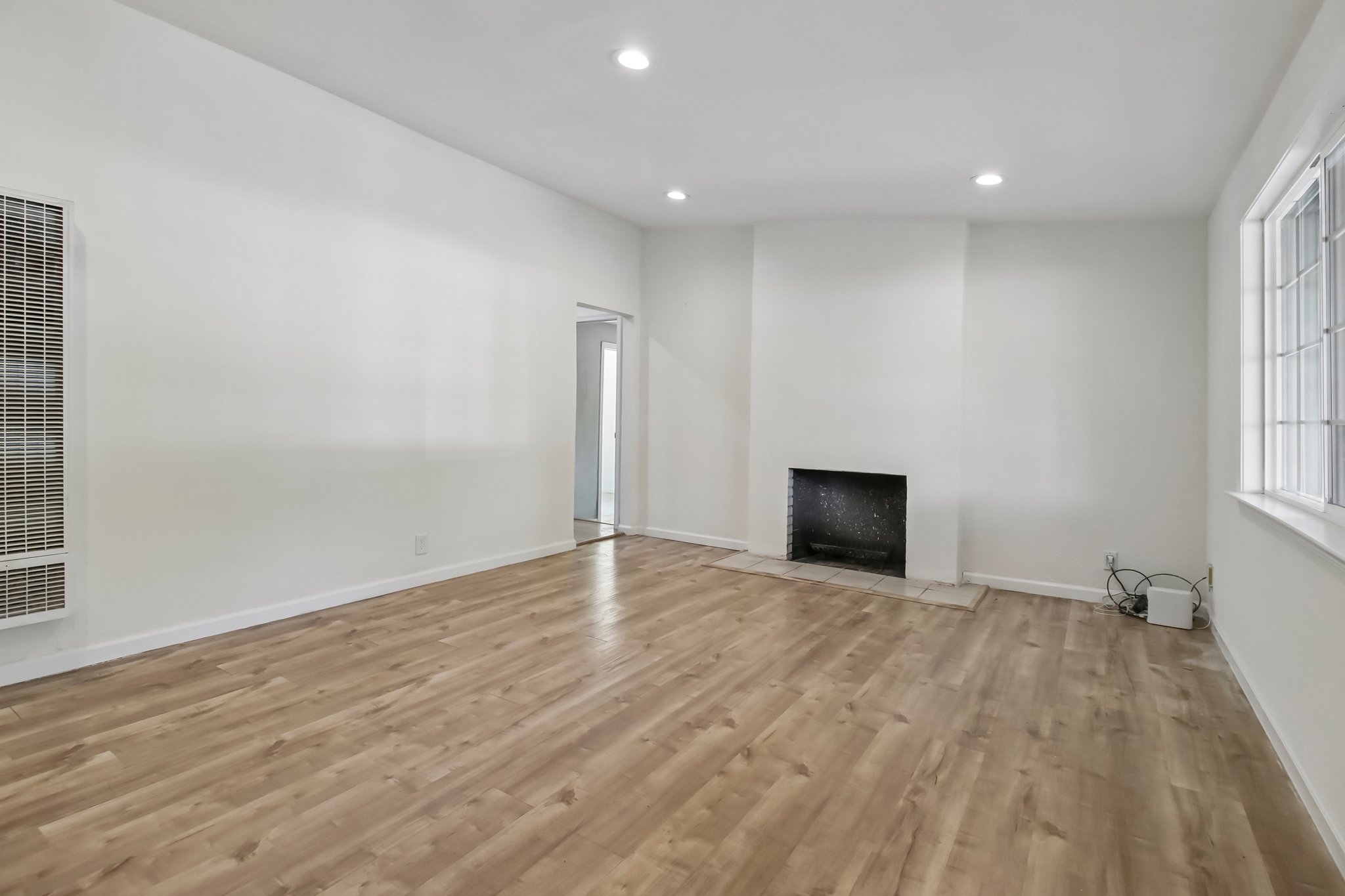 10081 Kenilworth Way-S0809-006.jpg