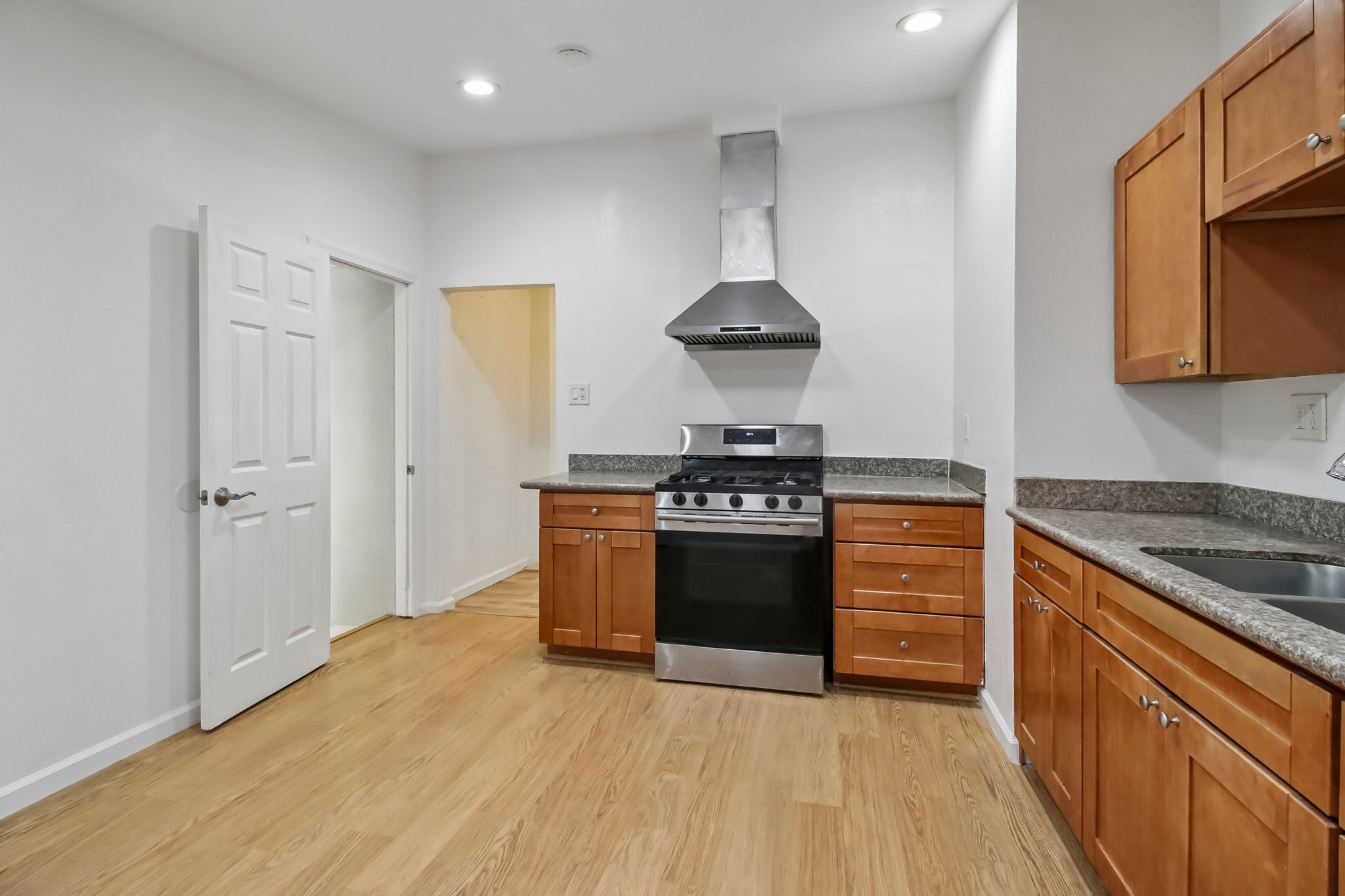 10081 Kenilworth Way-S0809-014.jpg