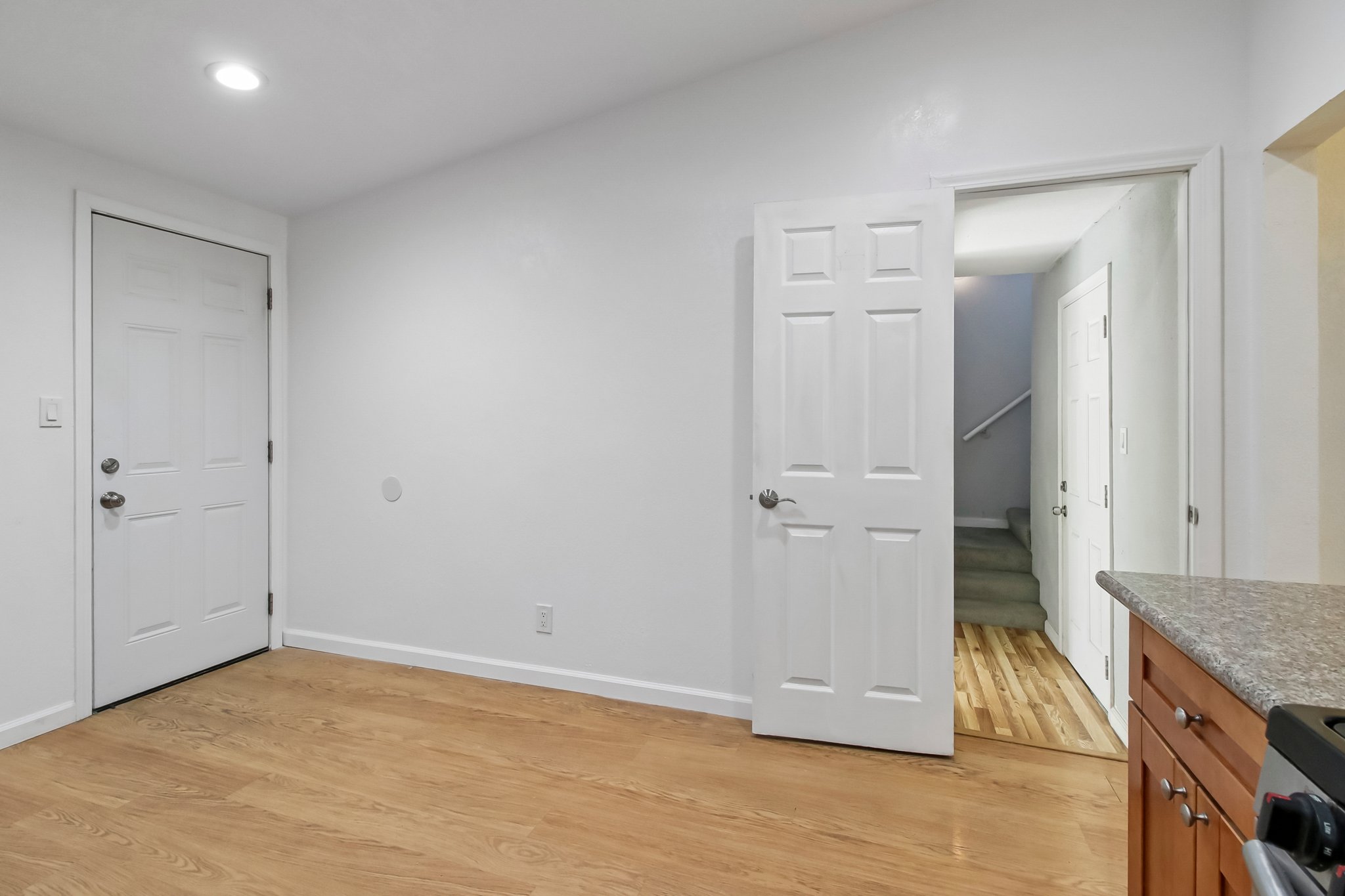 10081 Kenilworth Way-S0809-029.jpg