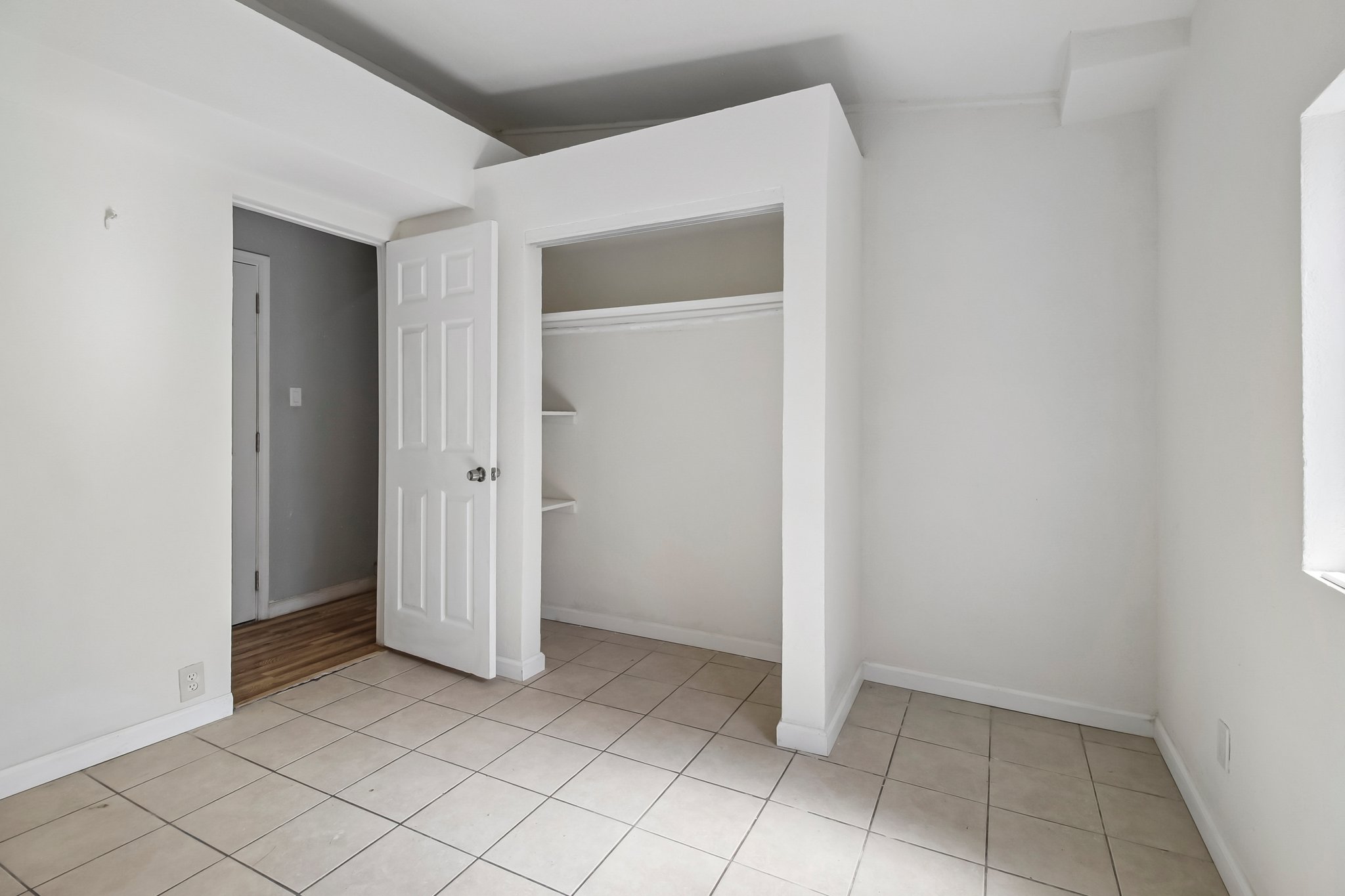 10081 Kenilworth Way-S0809-034.jpg
