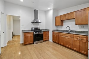 10081 Kenilworth Way-S0809-013.jpg