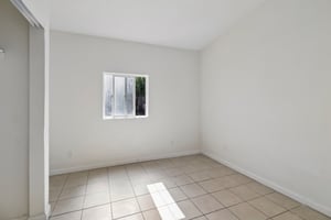 10081 Kenilworth Way-S0809-030.jpg