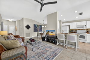 Living Room 2 of 5
