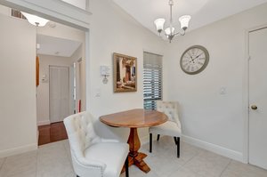 Kitchen/Breakfast Area