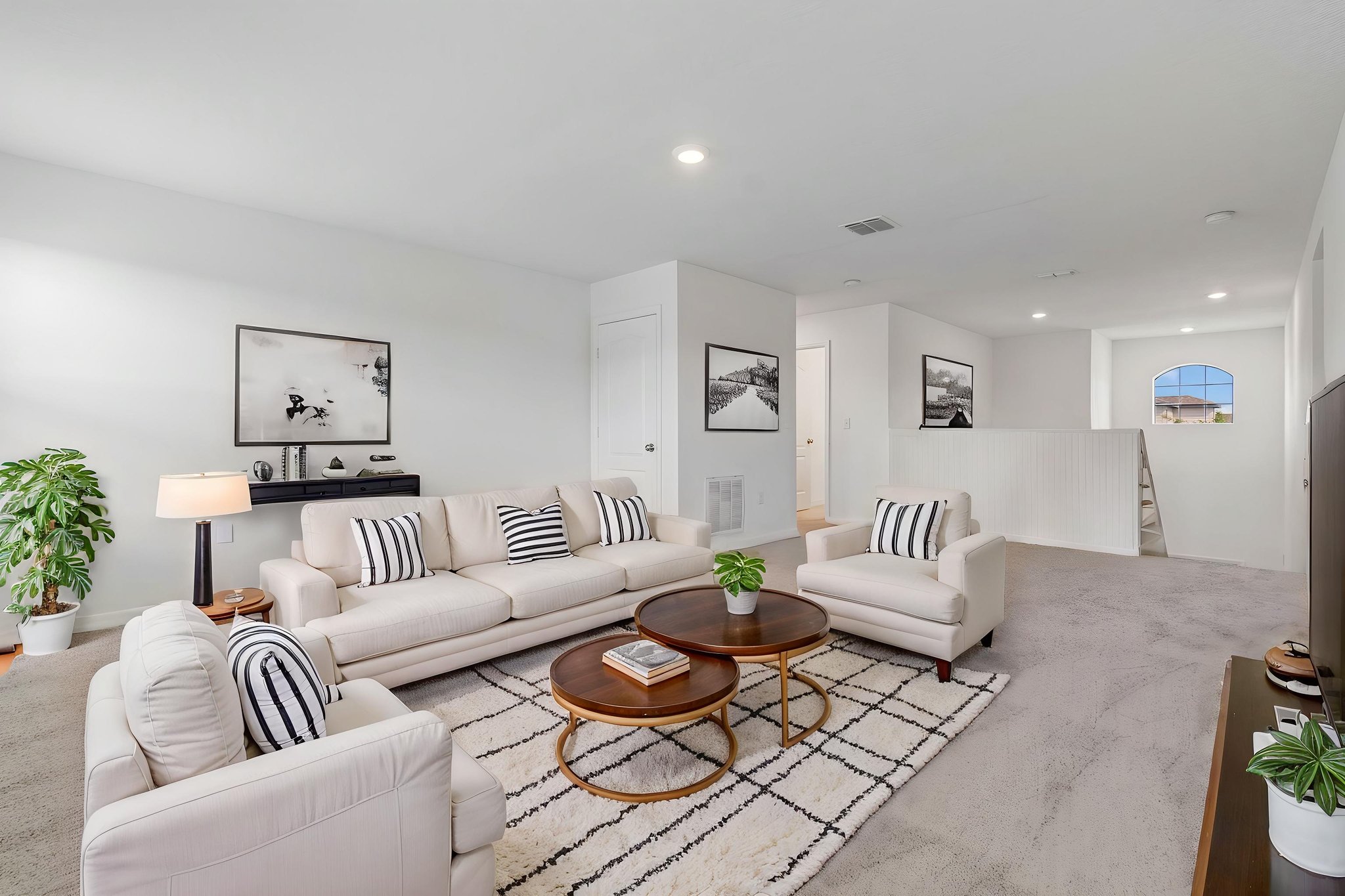 DSC_9536 virtually staged.jpeg