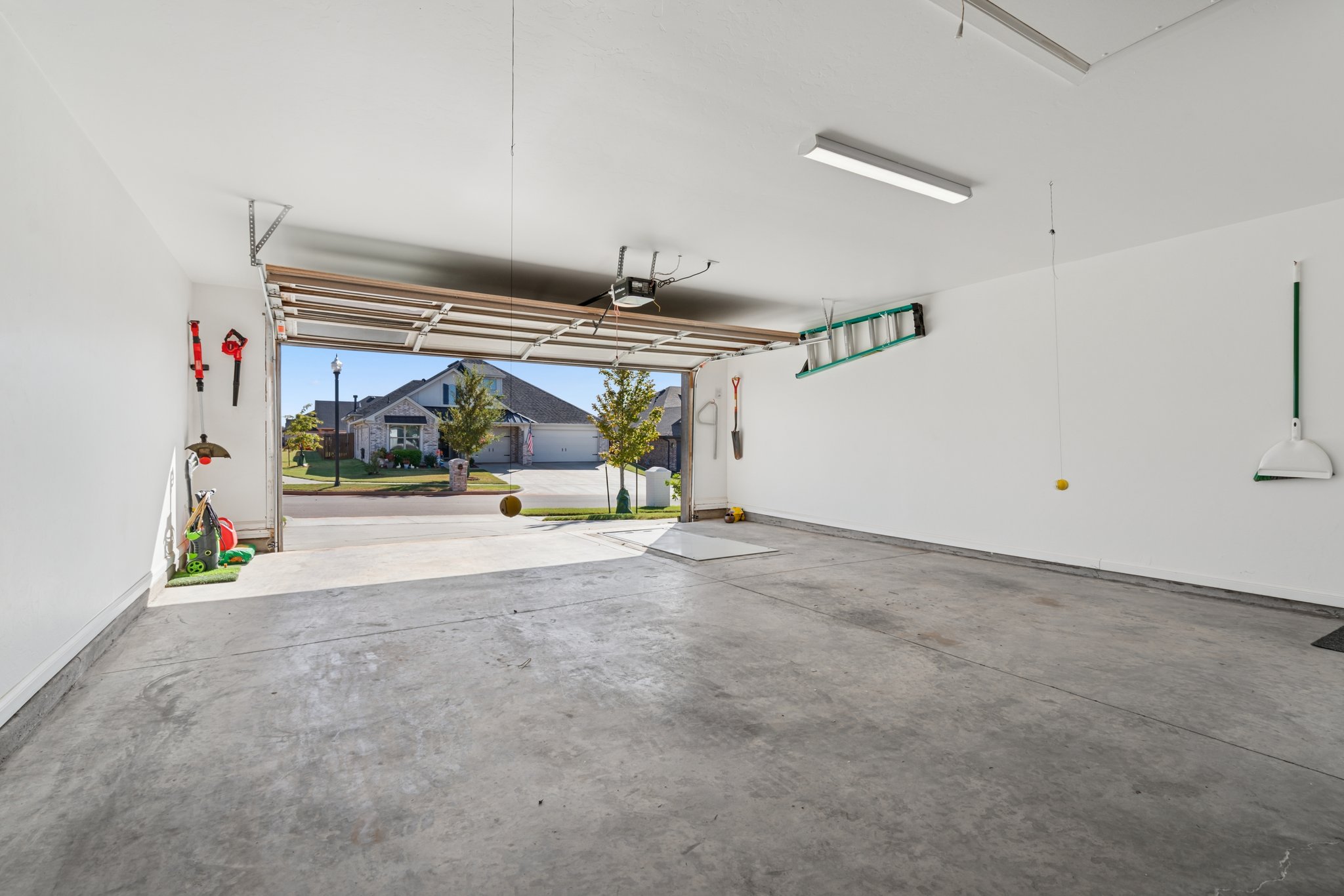 1009 Mount Irving Wy_034.jpg